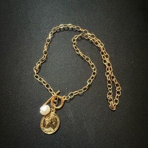 Elegant Gold Chain Necklace with Pearl and Coin Pendant
